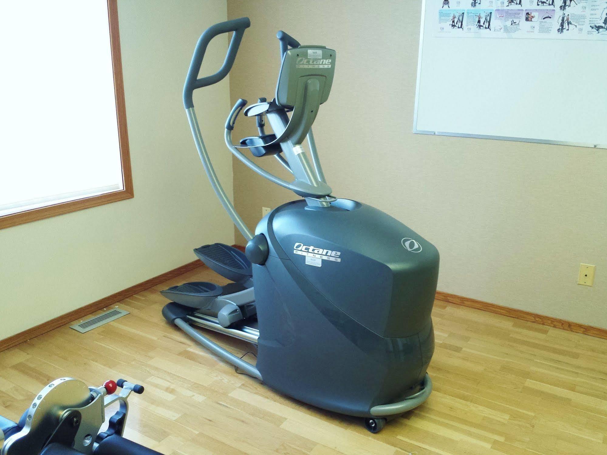 Meadow Lake Woodland Inn מראה חיצוני תמונה